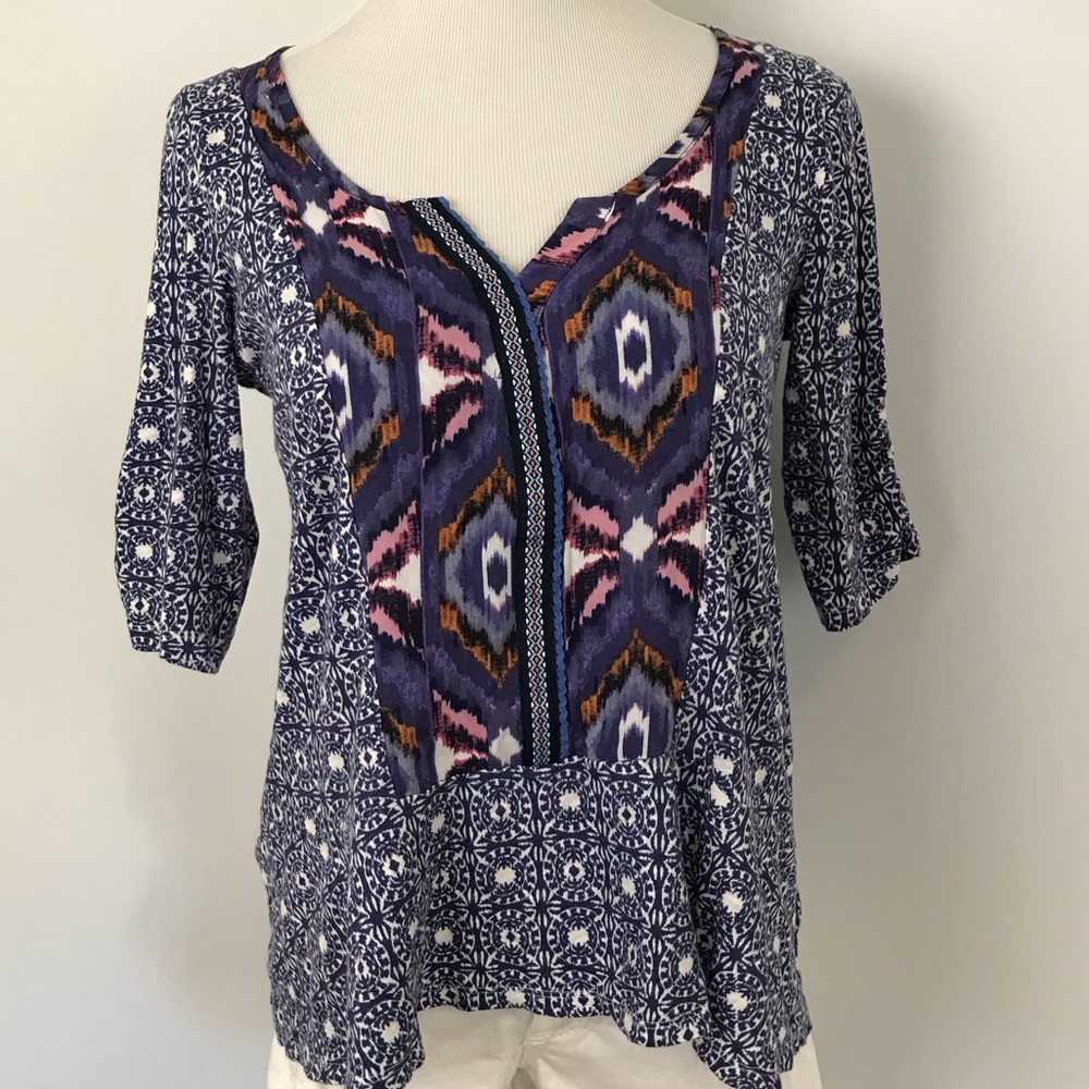 ANTHRO AKEMI KIN Blue and White Ikat Medal…